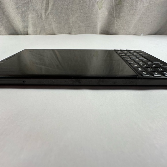 BlackBerry Key2 Unlocked - Picture 6 of 6